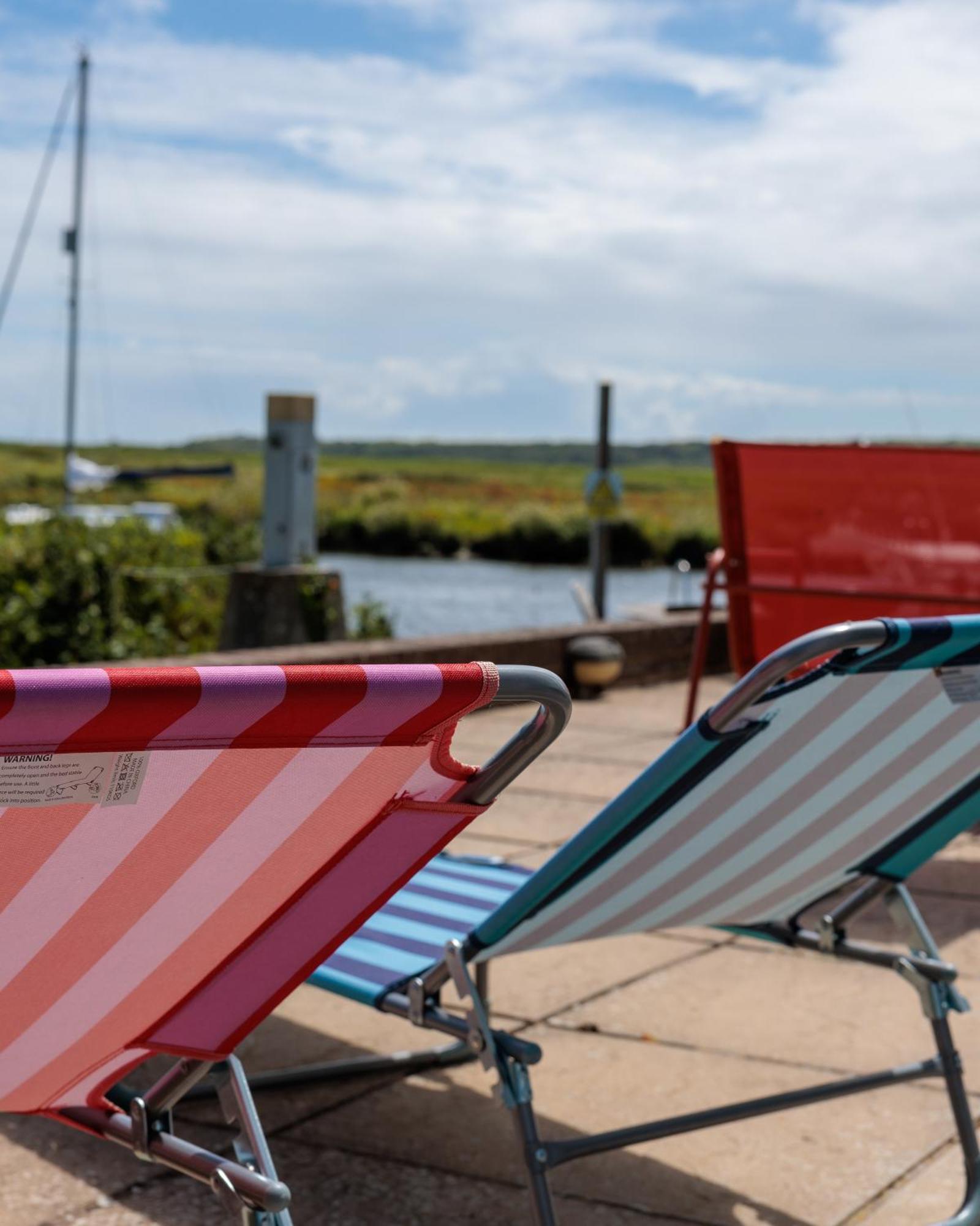 Hot Tub With A View - Christchurch Harbour Экстерьер фото