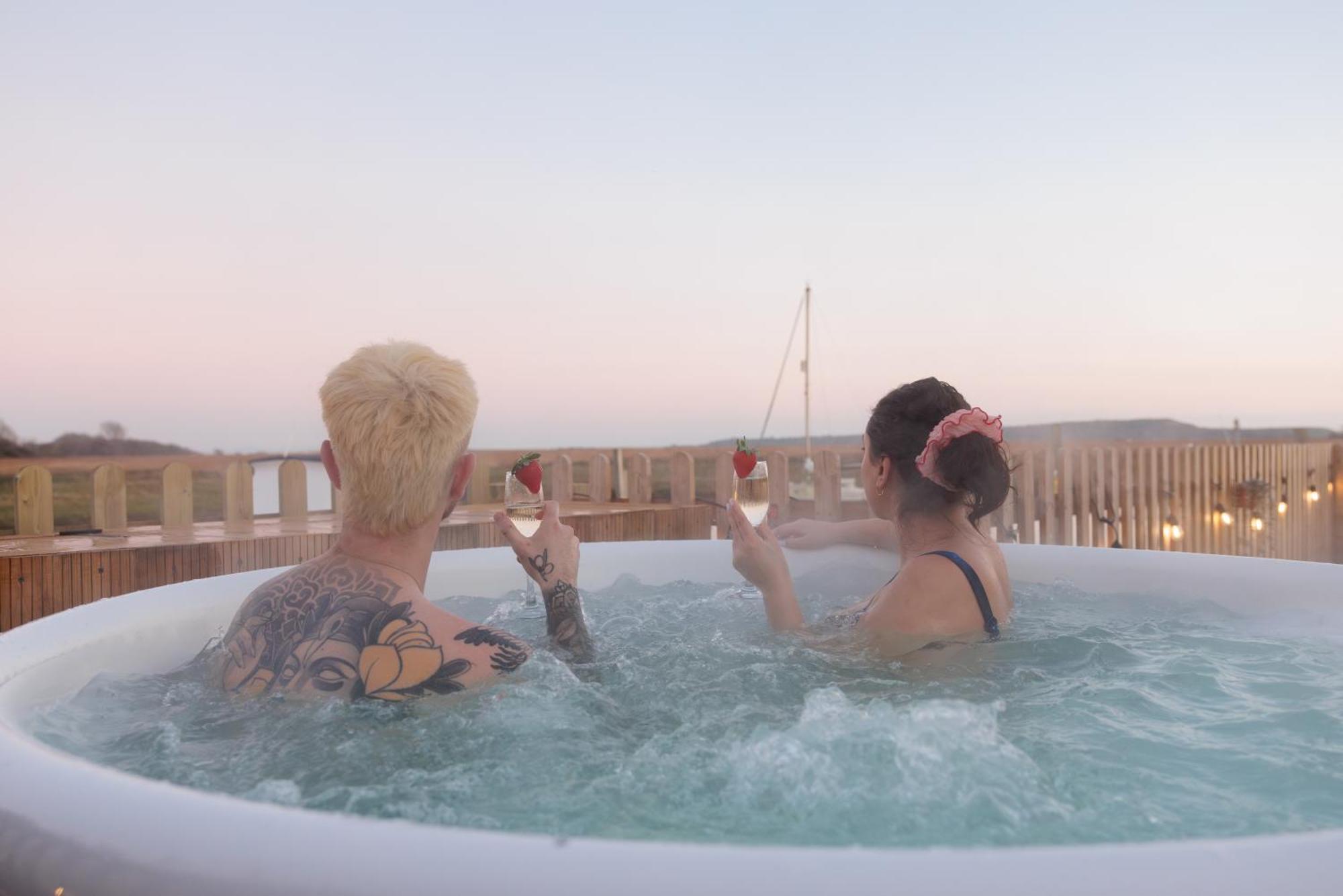 Hot Tub With A View - Christchurch Harbour Экстерьер фото